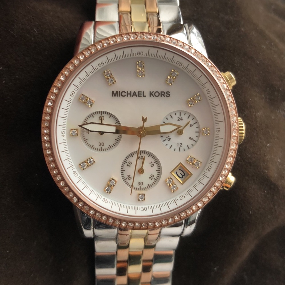 Michael Kors Watch - Picture 5 of 11